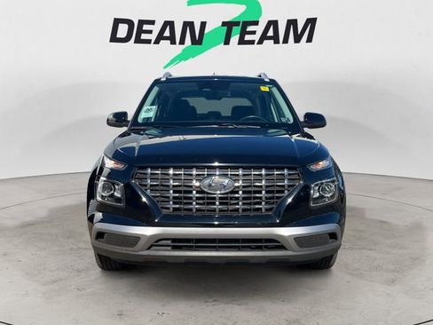 Used 2024 Hyundai Venue SEL image 3