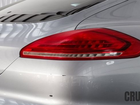 Used 2014 Porsche Panamera 4 image 10