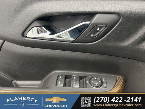 Used 2018 GMC Acadia SLE image 23