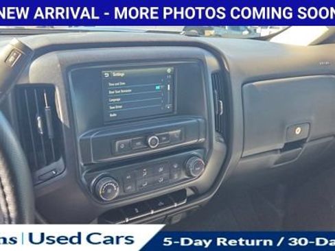 Used 2019 Chevrolet Silverado 1500 Custom w/ Custom Convenience Package AWD/4WD image 17
