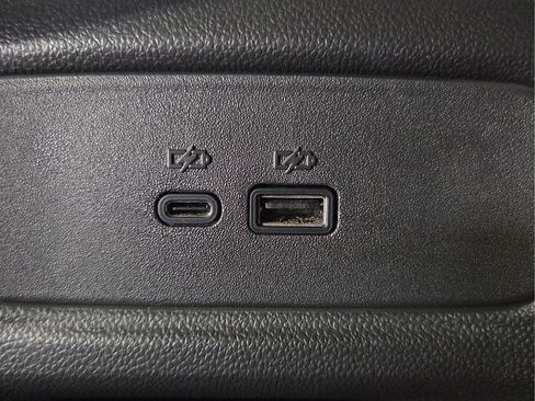 Used 2025 Chevrolet Trax RS w/ Sunroof Package FWD image 15