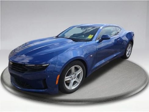 Used 2023 Chevrolet Camaro LT RWD image 12