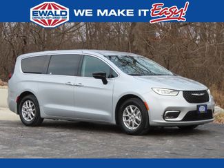 Certified 2024 Chrysler Pacifica Touring-L FWD video 1