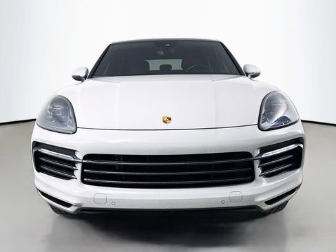 Used 2023 Porsche Cayenne Coupe image 2