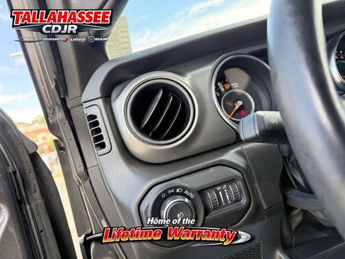 Used 2022 Jeep Wrangler Sport AWD/4WD image 26