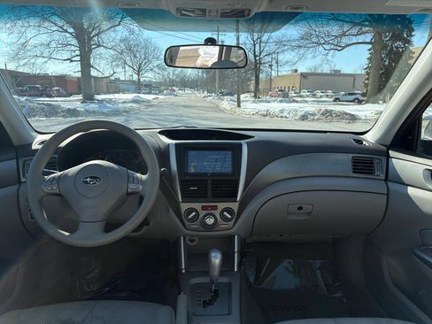 Used 2010 Subaru Forester 2.5X Premium image 11