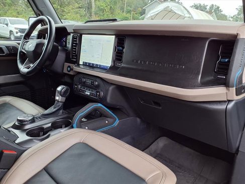 Used 2023 Ford Bronco Wildtrak image 12