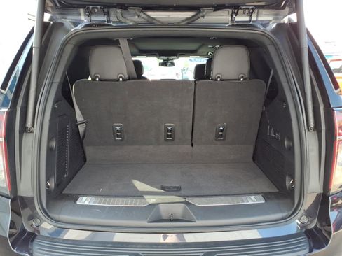 Used 2023 Chevrolet Tahoe RST w/ Luxury Package AWD/4WD image 19