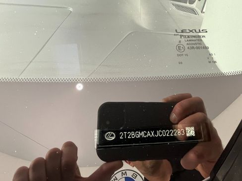 Used 2018 Lexus RX 450h AWD w/ Premium Package image 27