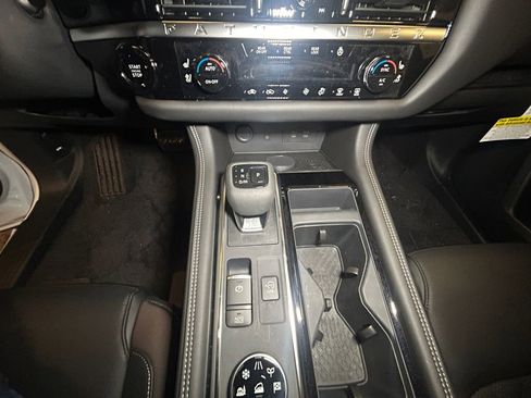 New 2026 Nissan Pathfinder Platinum AWD/4WD image 11