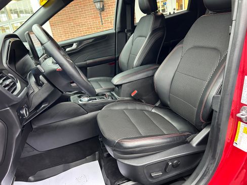 Used 2024 Ford Escape ST-Line w/ Tech Pack #1 image 34