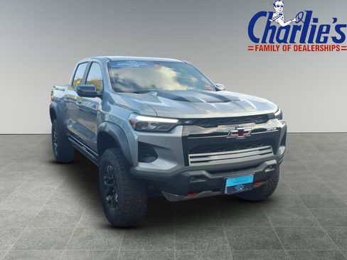 Used 2024 Chevrolet Colorado ZR2 w/ ZR2 Convenience Package III AWD/4WD image 3