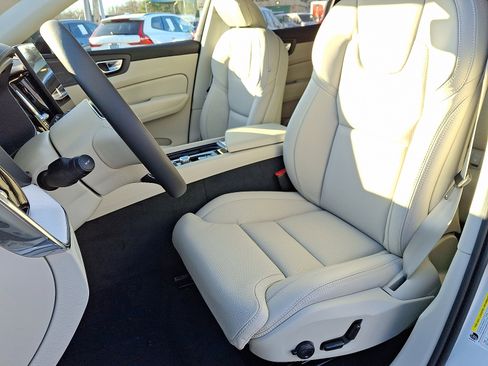 New 2026 Volvo XC60 T8 Ultra w/ Protection Package Premier image 8