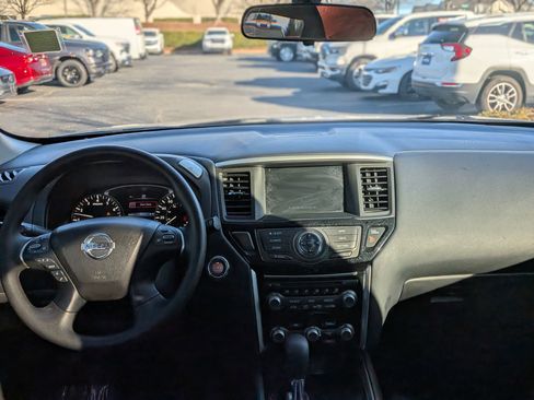 Used 2020 Nissan Pathfinder S image 19