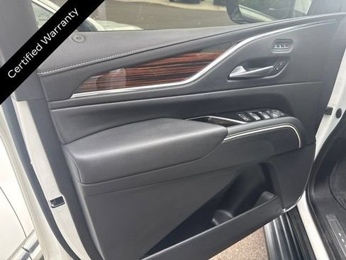 Used 2023 Cadillac Escalade Premium Luxury w/ LPO, Illumination Package AWD/4WD image 11