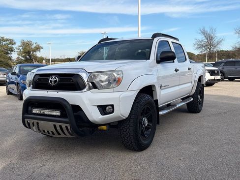 Used 2014 Toyota Tacoma PreRunner w/ SR5 Package image 7