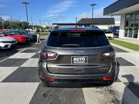 Used 2022 Jeep Compass Limited w/ Elite Group AWD/4WD image 4