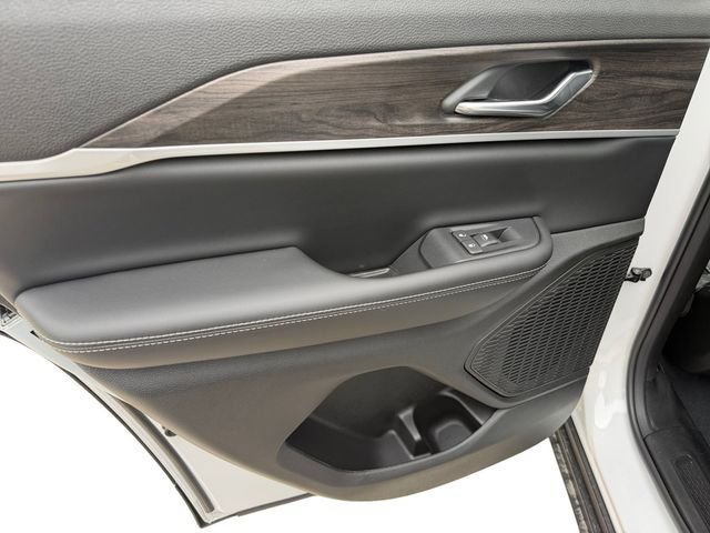 New 2026 Jeep Grand Cherokee Altitude AWD/4WD image 11