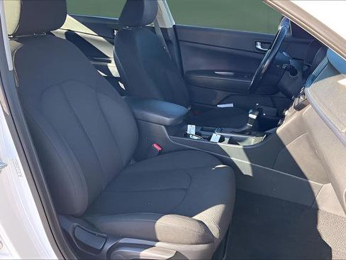 Used 2017 Kia Optima Premium image 10