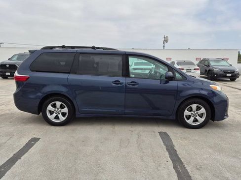 Used 2020 Toyota Sienna LE FWD image 5