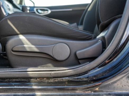 Used 2018 Nissan Sentra SR w/ Technology Package image 20