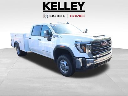 New 2025 GMC Sierra 3500 Pro w/ Convenience Package
