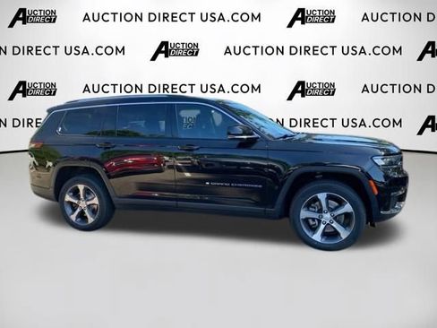 Used 2023 Jeep Grand Cherokee L Limited AWD/4WD image 26