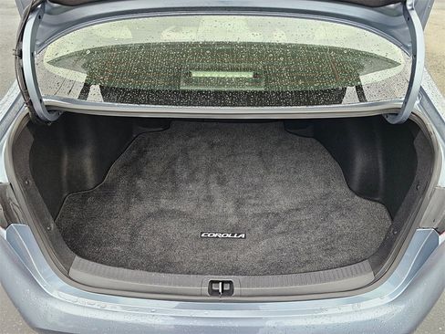 Used 2021 Toyota Corolla L image 13