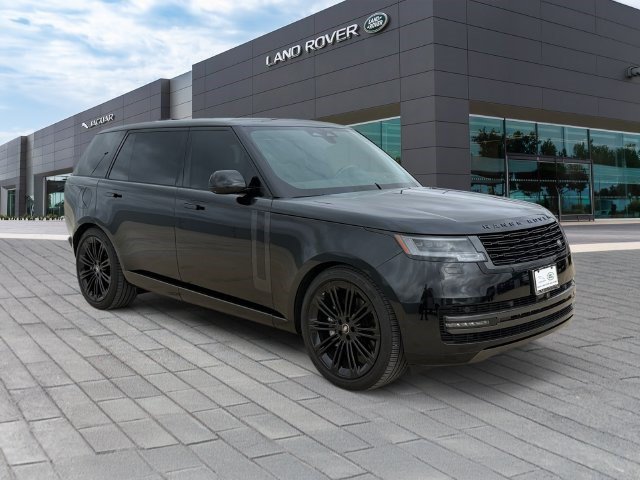 Used 2025 Land Rover Range Rover Long Wheelbase SE AWD/4WD image 7