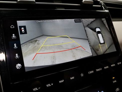 Used 2024 Hyundai Tucson Limited AWD/4WD image 2
