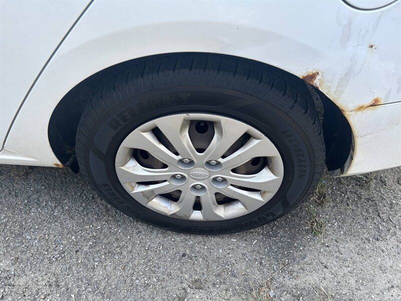 Used 2013 Kia Forte EX FWD image 27