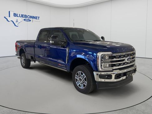 Used 2026 Ford F350 Lariat w/ Lariat Ultimate Package AWD/4WD image 3