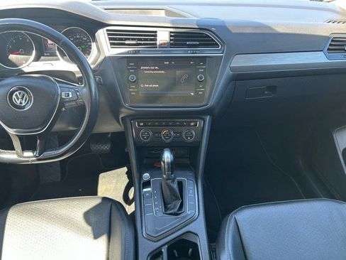 Used 2019 Volkswagen Tiguan SE w/ Panoramic Sunroof Package FWD image 11