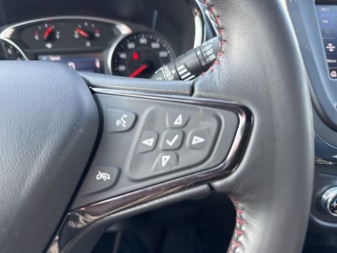 Used 2022 Chevrolet Equinox RS w/ LPO, Floor Liner Package image 11