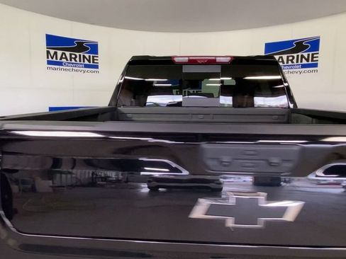 Used 2025 Chevrolet Silverado 1500 High Country AWD/4WD image 9