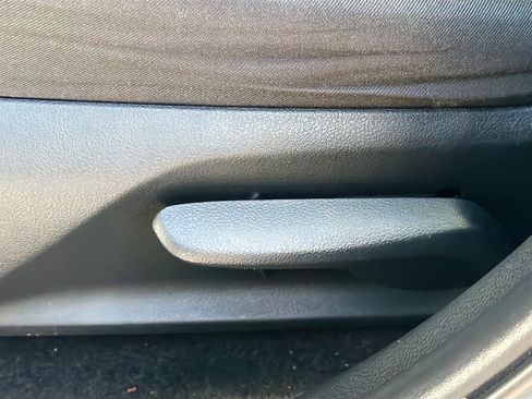 Used 2019 Toyota RAV4 LE image 23