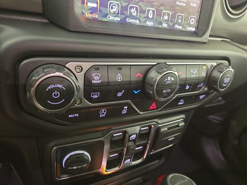 Used 2022 Jeep Gladiator Sport AWD/4WD image 27