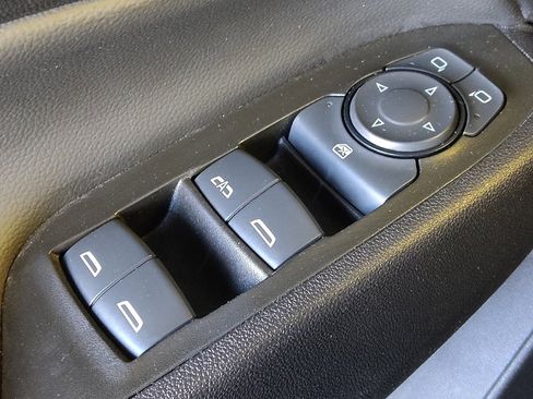 Used 2024 Chevrolet Equinox LT image 27