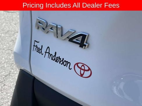 Used 2025 Toyota RAV4 XLE AWD/4WD image 11