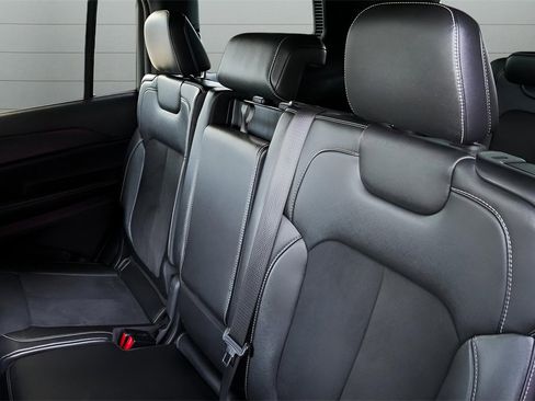 Used 2024 Jeep Grand Cherokee L Laredo image 48