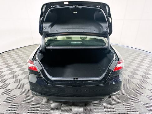 Used 2021 Toyota Camry LE FWD image 30
