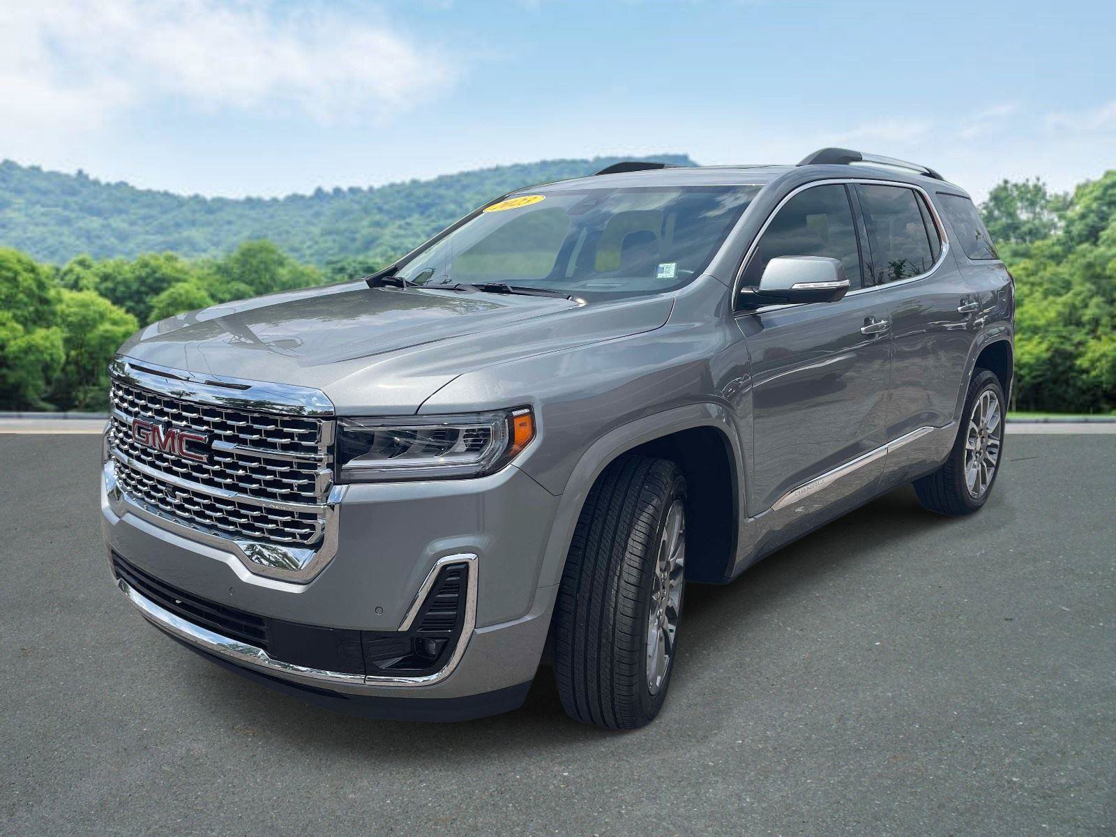Used 2023 GMC Acadia Denali w/ Denali Ultimate Package FWD image 24