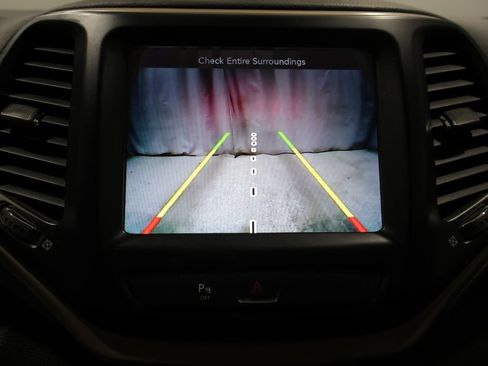 Used 2018 Jeep Cherokee Limited w/ High Altitude Package AWD/4WD image 30