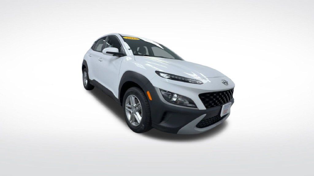 Used 2023 Hyundai Kona SE w/ Cargo Package AWD/4WD image 2