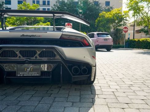 Used 2015 Lamborghini Huracan LP 610-4 AWD/4WD image 26