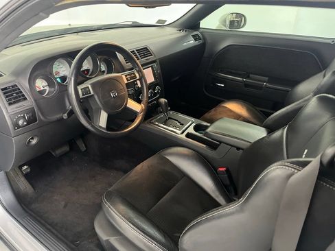 Used 2009 Dodge Challenger SRT8 w/ SRT Option Group II RWD image 23