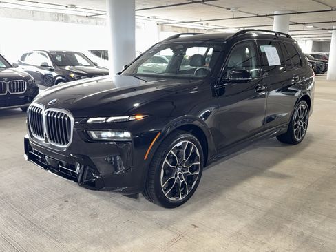 Certified 2025 BMW X7 xDrive40i w/ Executive Package image 4