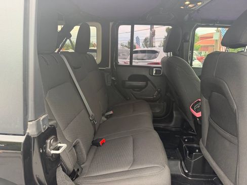 Used 2022 Jeep Wrangler Unlimited Sport AWD/4WD image 24