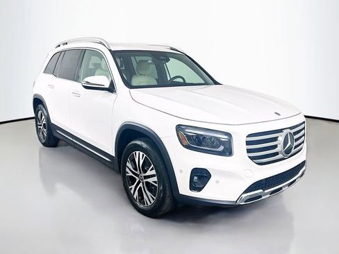 Used 2025 Mercedes-Benz GLB 250 w/ Exclusive Package image 3