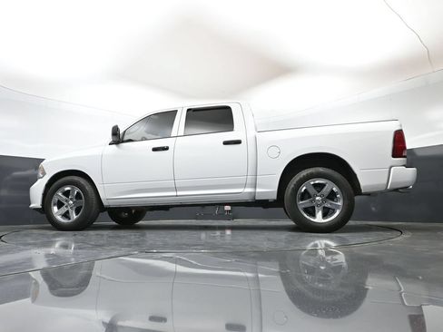 Used 2018 RAM 1500 Express RWD image 47